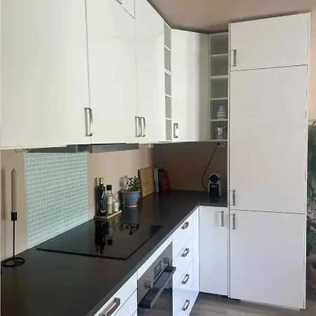 Two With Balcony, Bright And Quiet Location Appartement *
