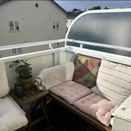 Two With Balcony, Bright And Quiet Location شقة